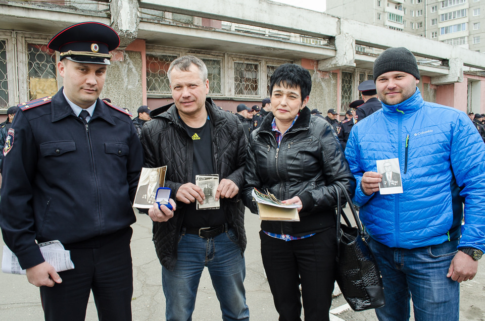Алексей Кузнецов с родственниками ветерана Прокопия Данилова
