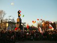 Во время концерта участники акции запустили в небо 200 шаров в память о 200 тысячах иркутян, ушедших на фронт.