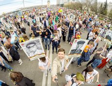 Колонна «Бессмертного полка». Фото Александра Якубовского со страницы в «Фейсбуке»