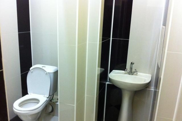 Торговое помещение на улице Джамбула: 80 кв.м., 32 800 рублей в месяц.