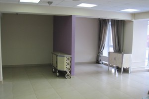 Торговое помещение на улице Александра Невского: 265 кв.м., 140 000 рублей в месяц.