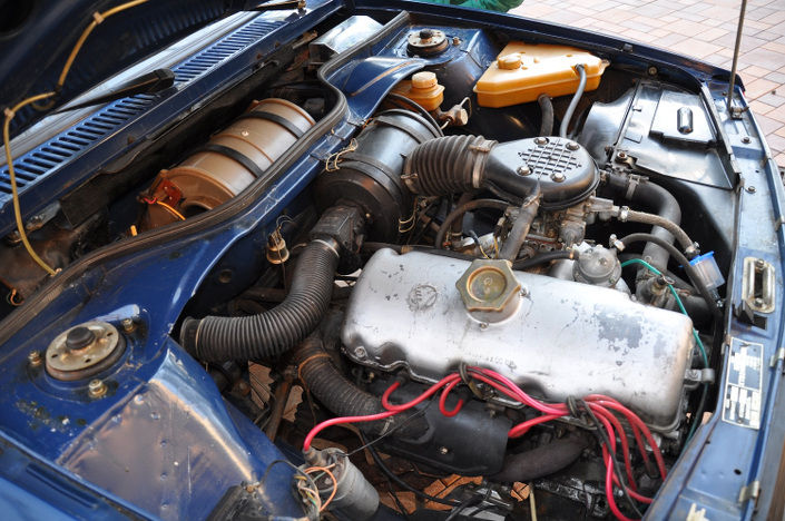 Моторный отсек «Москвич-2141»