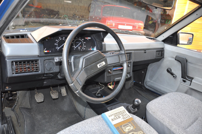 Салон «Москвич-2141»