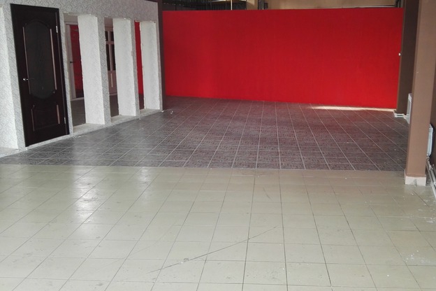 Торговое помещение в Октябрьском округе: 260 кв.м., 69 000 рублей.