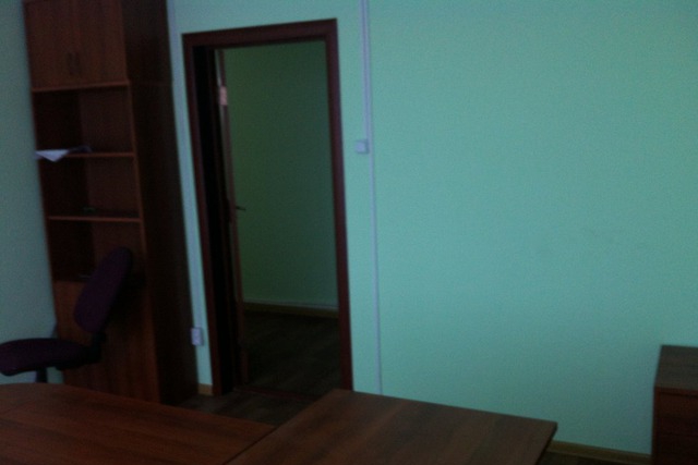 Офис на перекрестке улиц Ширямова и Пискунова: 13,5 кв.м., 9 800 рублей в месяц.