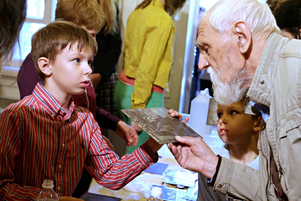 Мастер-класс по литографии провел художник Александр Шипицин.