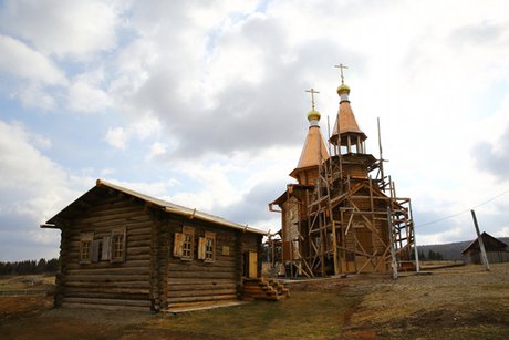 Строящийся храм в селе Анга. Фото пресс-службы регионального правительства