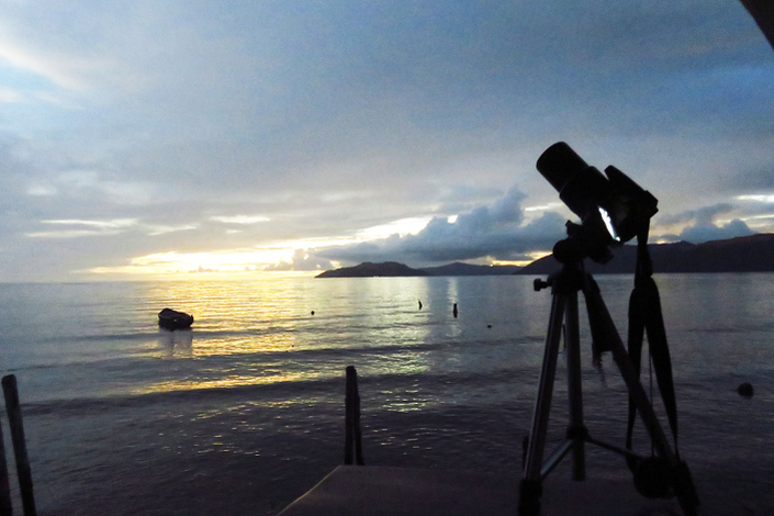 Во время затмения. Фото из архива Сергея Язева