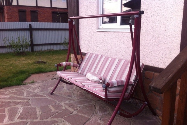 Коттедж на Байкальском тракте: 100 кв.м., 10 соток, 65 000 рублей в месяц. Изображение с сайта domofond.ru