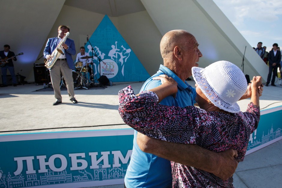 Открытие джазового сезона состоялось 4 июня на отремонтированной сцене острова Юность. Для иркутян бесплатный концерт под открытым небом дал саксофонист, народный артист России Игорь Бутман.