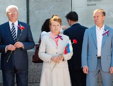 Секретарь ИРО ВПП «Единая Россия» Сергей Брилка, Людмила Берлина и губернатор Иркутской области Сергей Ерощенко
