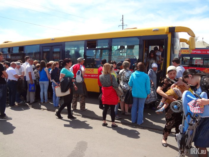 Очередь на автобус. Фото автора
