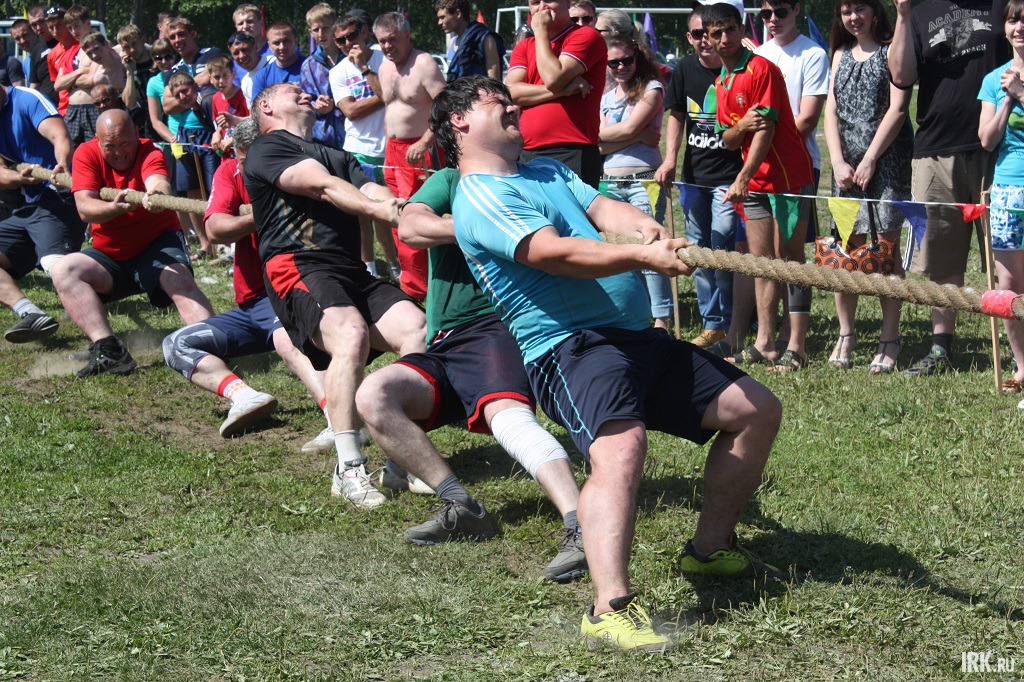 Команда Заларинского района тоже старалась, но в финале уступила и заняла второе место
