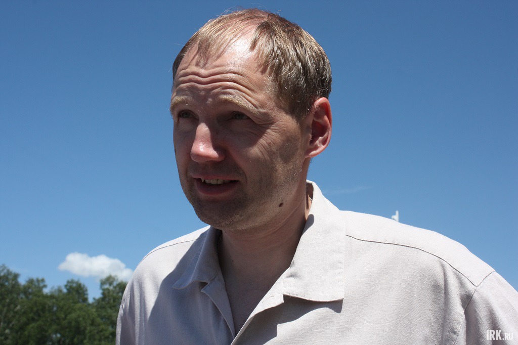 Илья Резник, заместитель министра по физической культуре, спорту и молодежной политике Иркутской области, приехал, чтобы лично наградить призеров