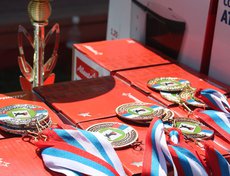 Все награды в этот день нашли своих героев. Те, кто уехал, не дождавшись награждения, получили их от товарищей по команде