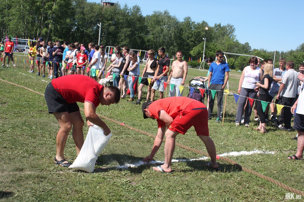 А теперь готовим разметку для перетягивания каната