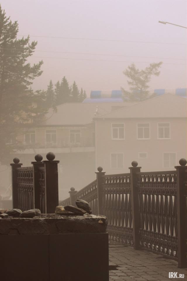 Мост через реку Кынгарга. Здесь была скульптура девушки.