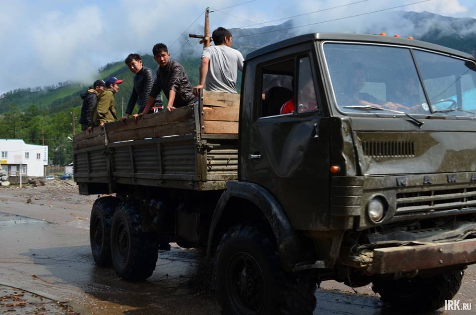 На таких машинах ездили мобильные бригады, которые эвакуировали пострадавших