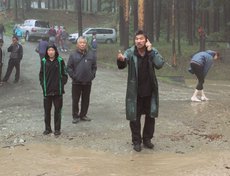 Глава Аршана появился у реки одним из первых и начал организовывать эвакуацию людей.