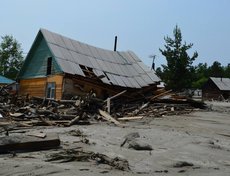 Больше всего пострадали жители микрорайона - много домов унесло, разрушило.