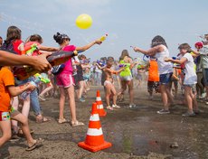 После соревнований все желающие смогли сразиться в водной битве