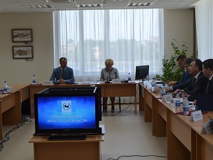 На совещании. Фото IRK.ru