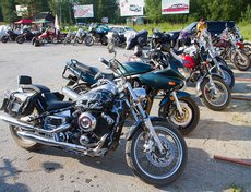 На фестиваль прибыли байкеры из разных городов России — от Новосибирска до Южно-Сахалинска, а также гости из Москвы и Европы