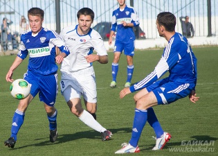 Футбольный матч.Фото с сайта www.fcbaikal.ru
