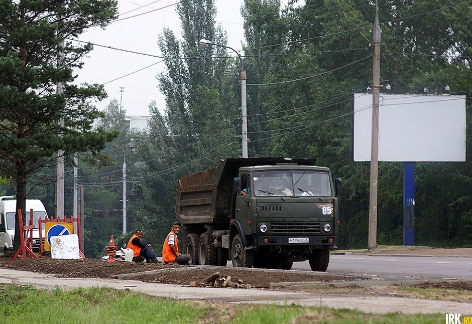 Ремонт перекрестка улиц Лермонтова и Улан-Баторской начали по просьбе иркутян в конце июня. Проезжую часть расширили и заасфальтировали. Фото Яны Ушаковой