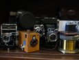 «В коллекции самые разные фотоаппараты, но в основном советские. Я хотел собирать только Советский, но очень скоро понял что не могу пройти мимо красивых фотоаппаратов различных стран» — рассказывает Александр Юрьевич.