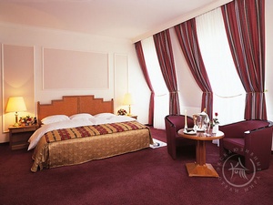Номер в отеле «Кемпински» в Москве. Фото с сайта www.exclusivehotels.ru