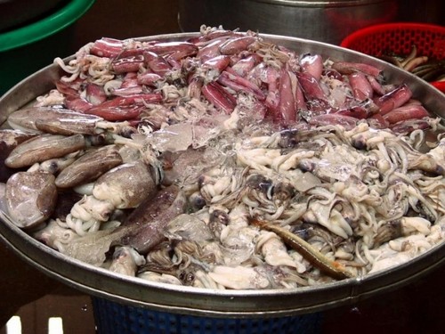 Морепродукты и рыба на вьетнамском рынке. Фото с сайта vietnam-blog.ru
