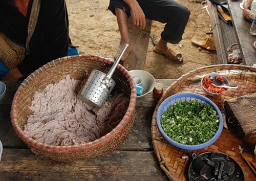 Рисовая лапша во деревне на севере Вьетнама. Фото Vkorystov, fotki.yandex.ru