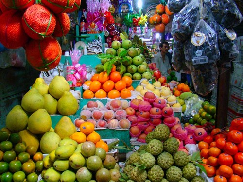 На фруктовом рынке во Вьетнаме. Фото с сайта www.adventime.ru
