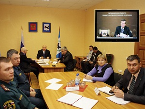 На совещании. Фото с сайта www.irkobl.ru