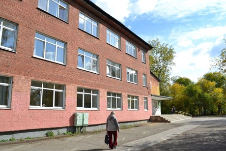 Школа №49 в Иркутске. Фото с сайта gorod-detyam.ru