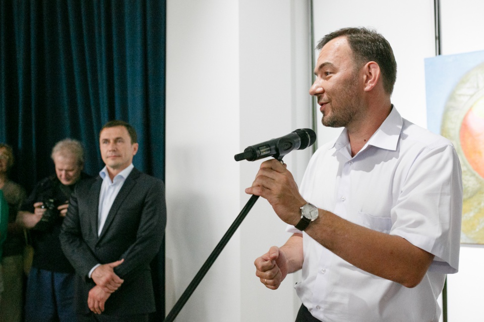 С приветственным словом выступил начальник управления культуры администрации города Иркутска Виталий Барышников.
