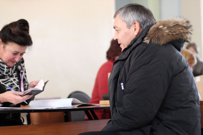 Экс-мэр Иркутска Владимир Якубовский голосовал на том же участке, что и Виктор Кондрашов. Наверное, совпадение