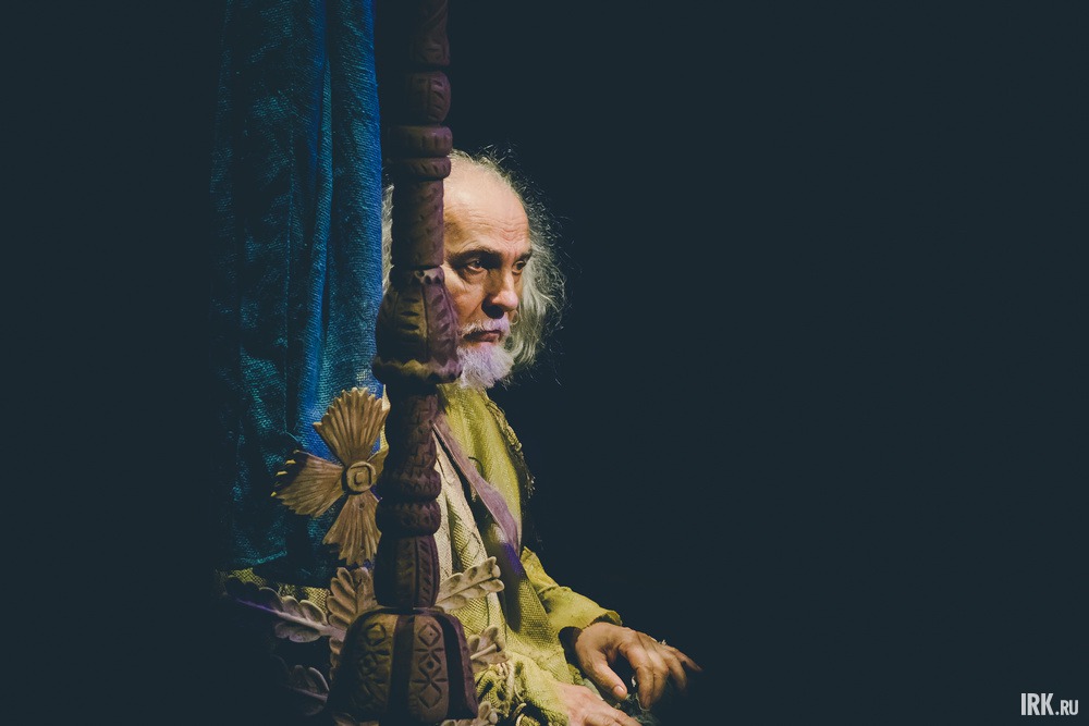 Вертепное представление «Сказка о царе ироде, или Вертепщик». Омский государственный театр куклы, актера, маски «Арлекин». Сюжет основан на истории из Нового Завета, рассказывающей о рождении Иисуса