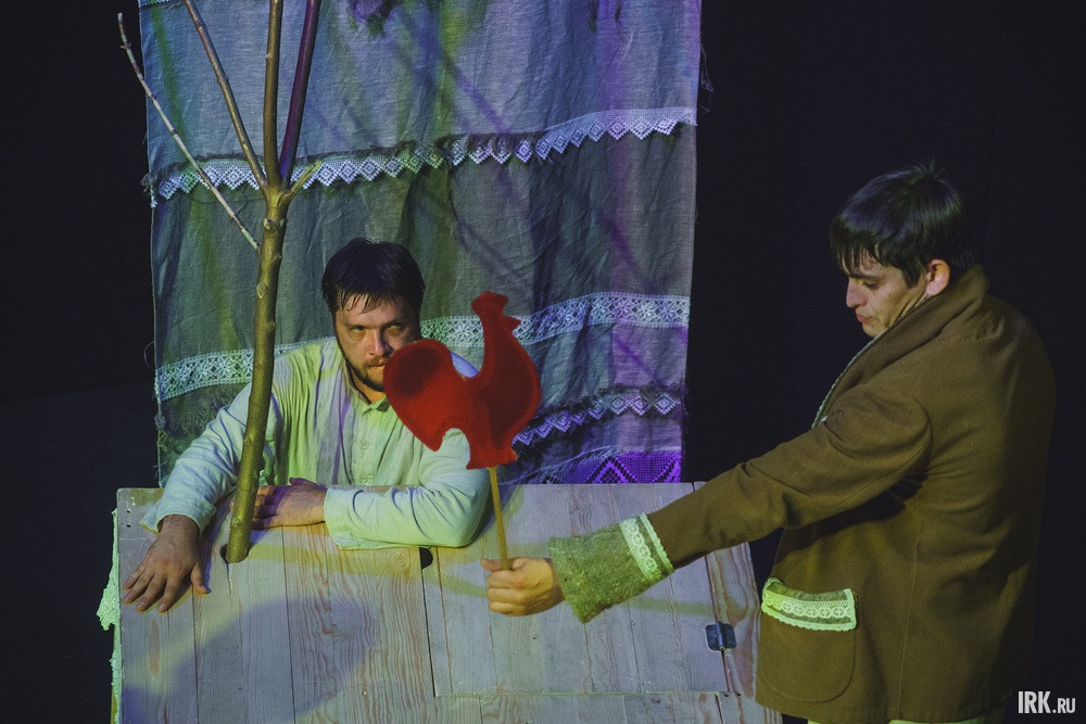 В основу спектакля «Волшебное кольцо» положена сказка, хорошо известная по талантливому мультфильму. Спектакль — лауреат многочисленных премий театральных фестивалей