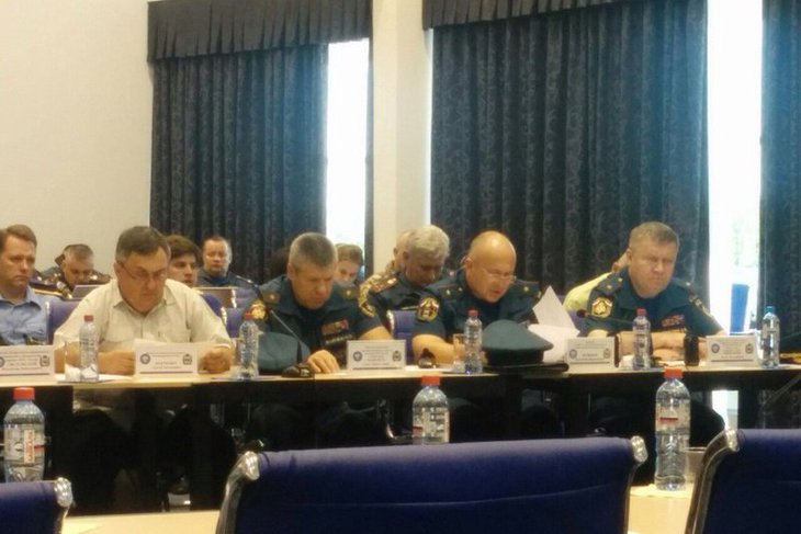 На заседании оперативного штаба. Фото ИА «Иркутск онлайн»