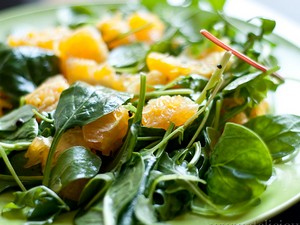 Салат с мандаринами. Фото с сайта www.deliciousdiet.ru