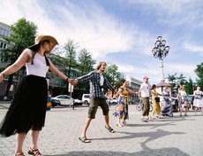 Присоединиться к танцующим мог любой прохожий.