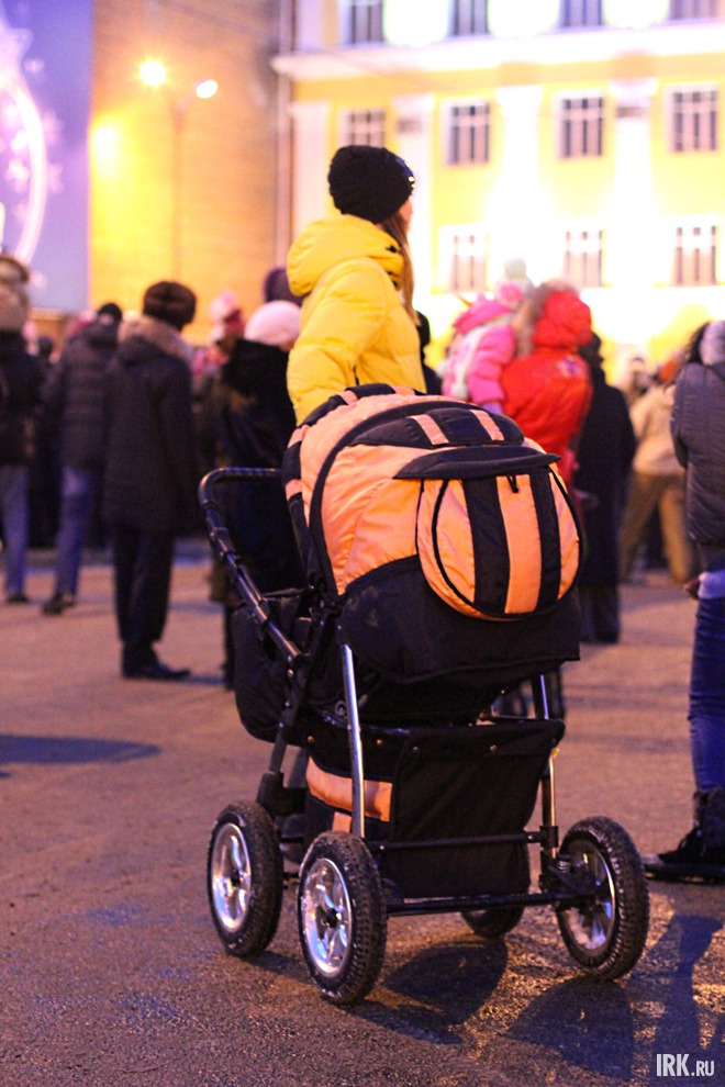 На праздник пришли (и приехали) горожане самых разных возрастов. Фото Никиты Добрынина.