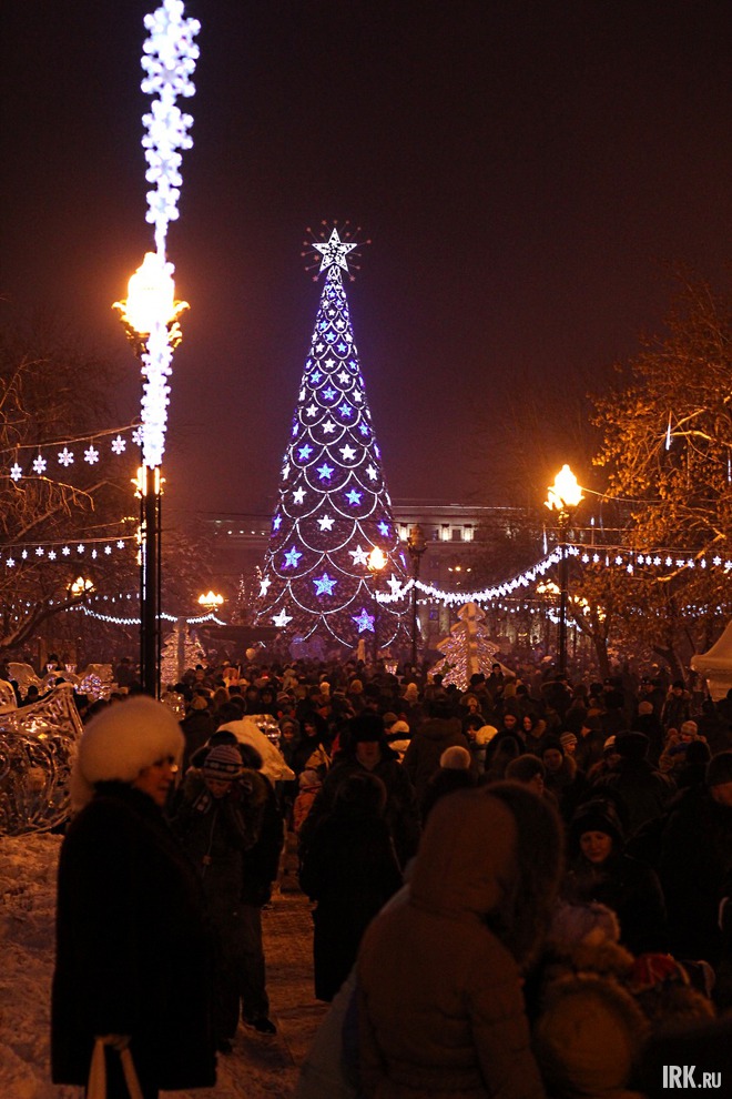 Открытие главной городской елки в Иркутске. Фото Никиты Добрынина.