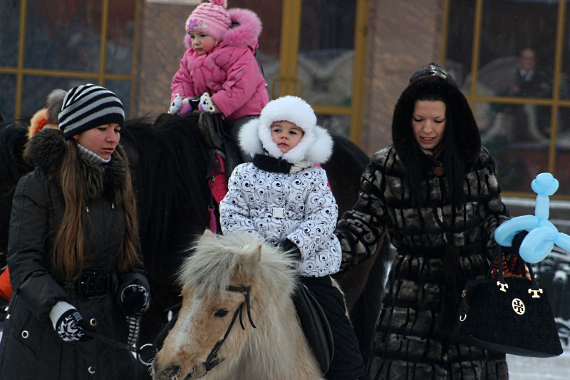 Иркутск. На площади возле Цирка