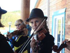 Специальными гостями фестиваля стал ансамбль скрипачей «Вдохновение» под управлением Натальи Киселевой