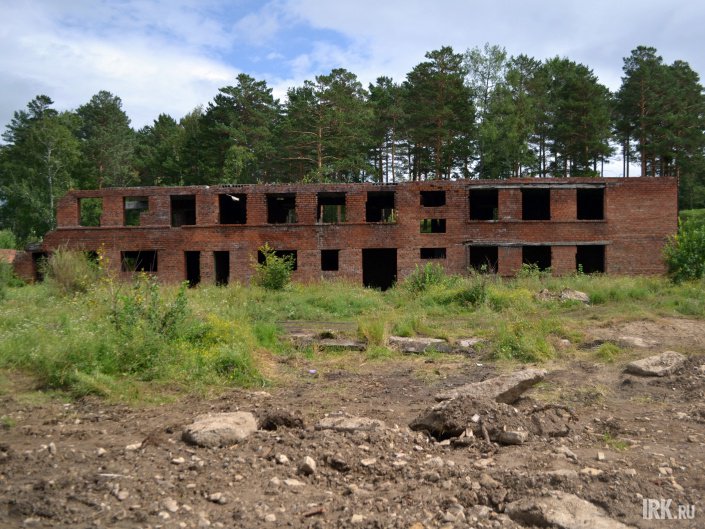 Заброшенное здание на территории Чистых Ключей Заброшенное здание на территории Чистых Ключей