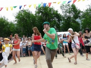 «Скверные танцы» в Иркутске. Фото с сайта vkontakte.ru
