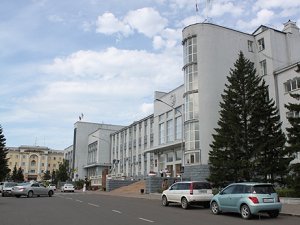 Здание правительства республики. Фото с сайта www.ulan-ude-eg.ru